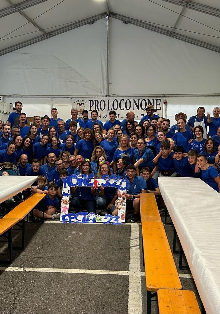I volontari della festa (foto di repertorio)