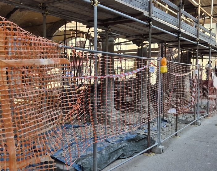 Il cantiere di piazza Ploto dove si è verificato il crollo
