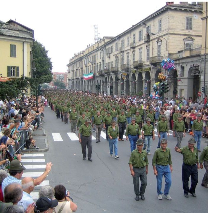 (Foto del raggruppamento del 2005)