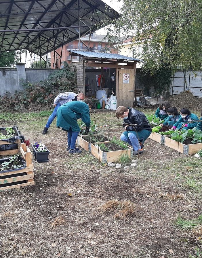 Dall’emergenza sanitaria all’Engim di Pinerolo è nato un orto didattico, che aiuta i ragazzi a crescere