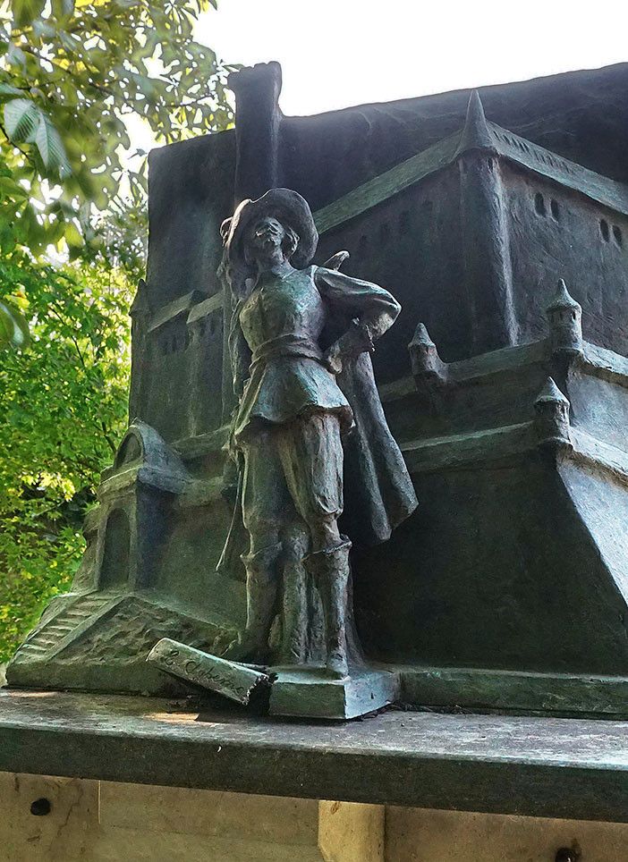 Il bozzetto della Maschera di ferro, prima del restauro