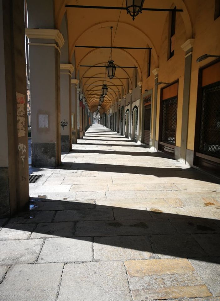 Paghi in anticipo e ritiri alla riapertura: nel Pinerolese si può aiutare un negozio adottandolo