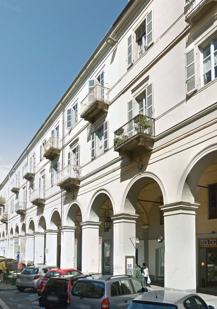 Domani e venerdì pulizia straordinaria dei portici di Pinerolo