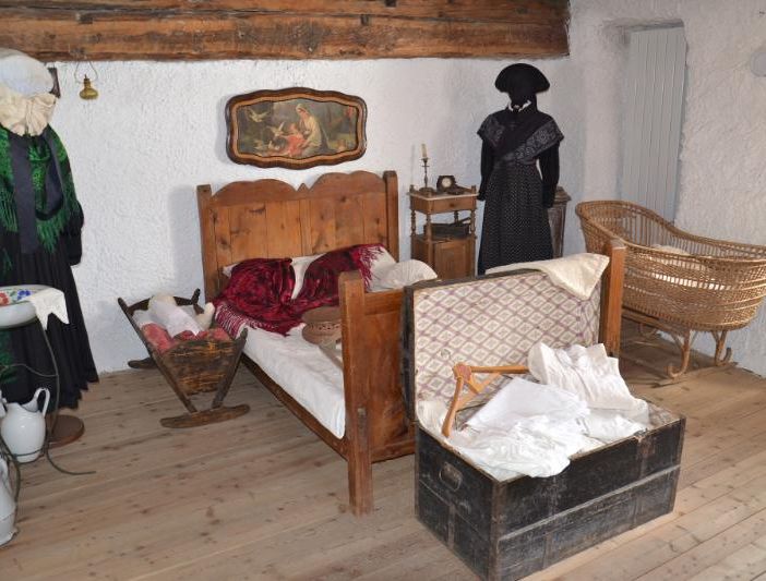 Vent’anni di costume e tradizioni delle genti alpine nella storica casa del sarto