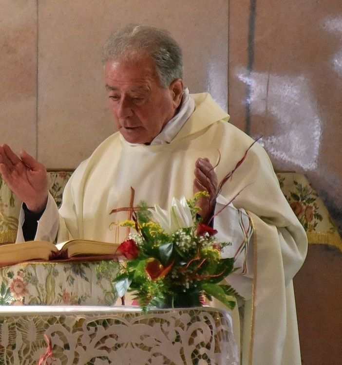 Il parroco maestro di sci è diventato Monsignore