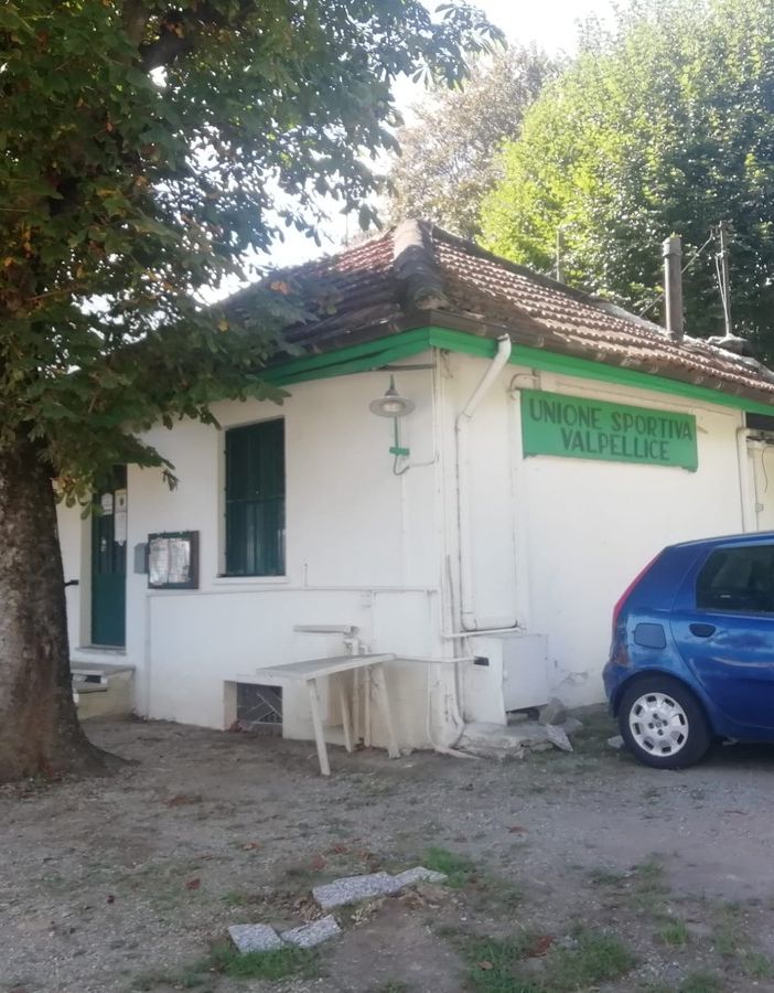 Il calcio e il tennis tengono aperti gli impianti sportivi di Torre Pellice in attesa di un nuovo bando