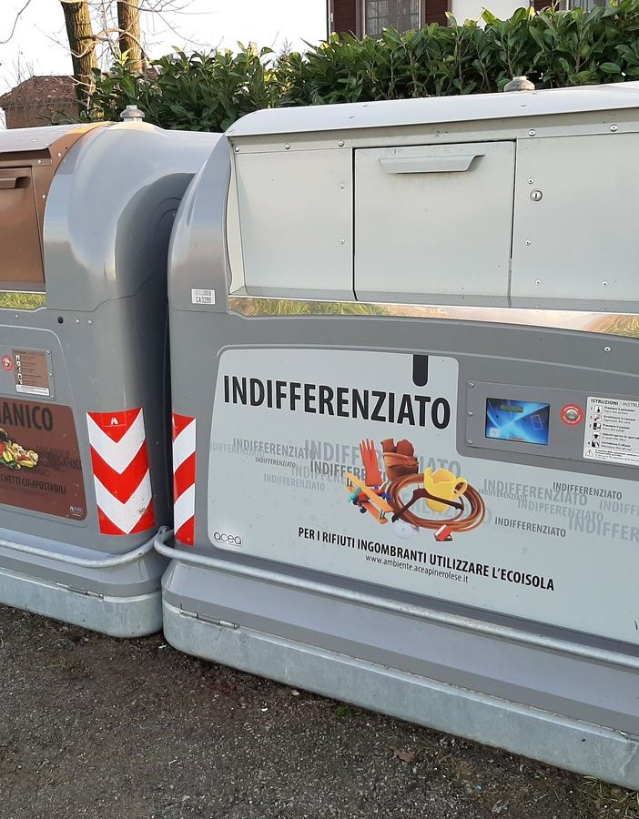I cassonetti a bocca vincolata