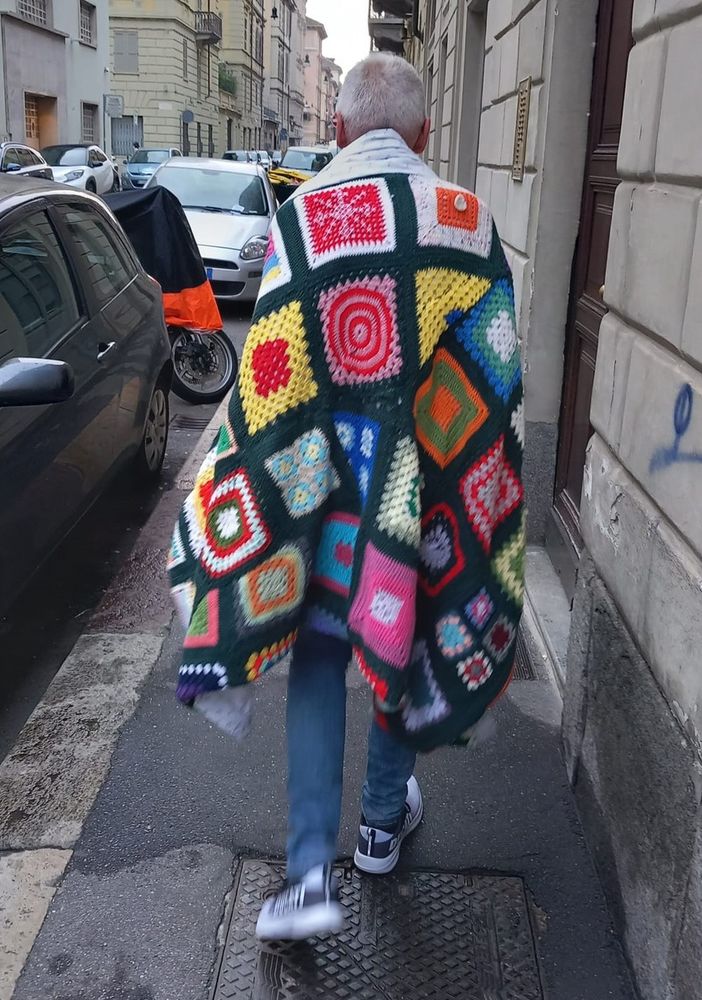Una delle coperte realizzata con le mattonelle dell’albero di Natale