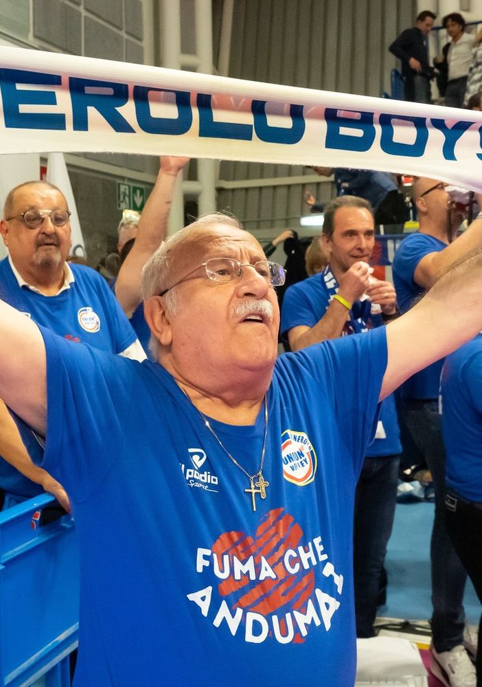 Nino Rossi, fondatore dei Pinerolo Boys, e scrittore per aiutare chi aiuta (foto di Christian Bosio)