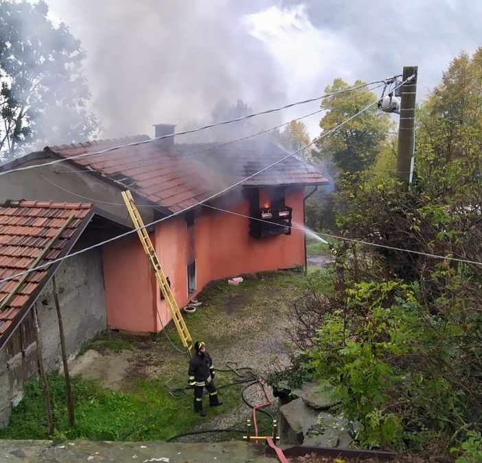 Villar Perosa: le fiamme invadono la casa dell’artificiere Gigli