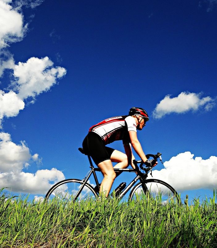 Ciclisti sulla futura ciclabile Pinerolo, Buriasco, Scalenghe