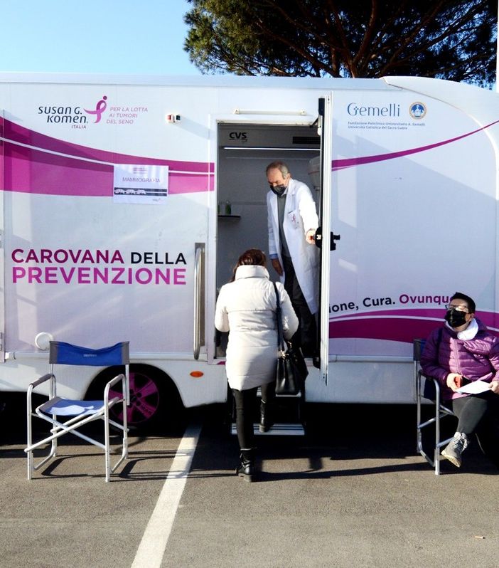A Torino visite ed esami gratuiti grazie alla &quot;carovana della prevenzione&quot;