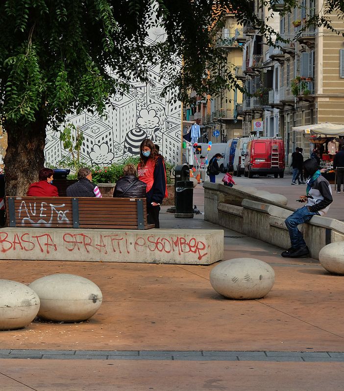 In Barriera di Milano, arte urbana come voce della comunità in risposta all’isolamento [FOTO]
