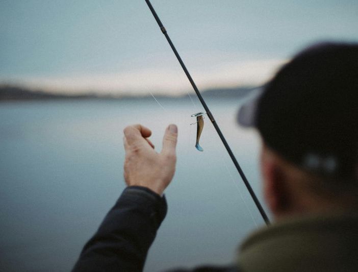 Pesca da spinning: quali attrezzature ed esche occorrono per praticarla al meglio