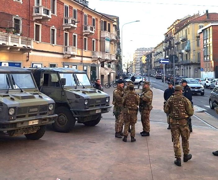 Via i militari da Principe Oddone. Per la sicurezza in Barriera (ri)spunta il vigile di quartiere