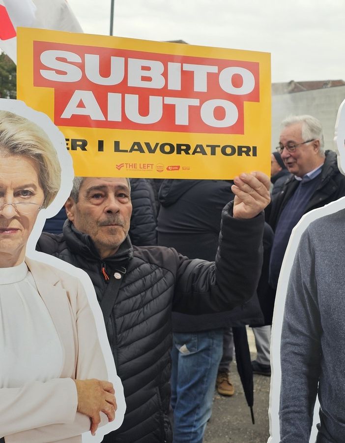 Manifestazione a sostegno dello stabilimento di Mirafiori