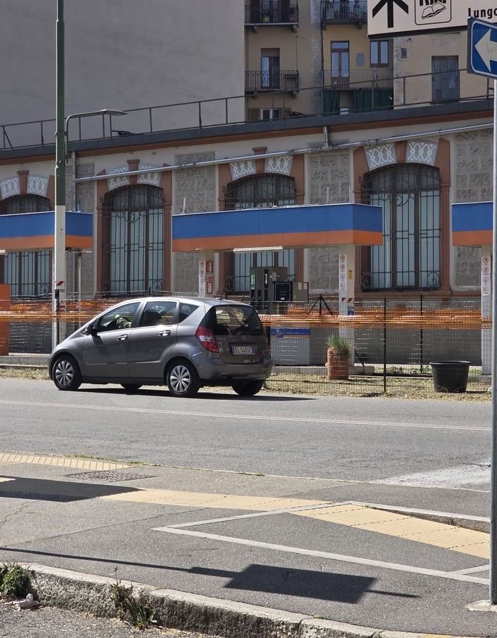 Benzinaio abbandonato