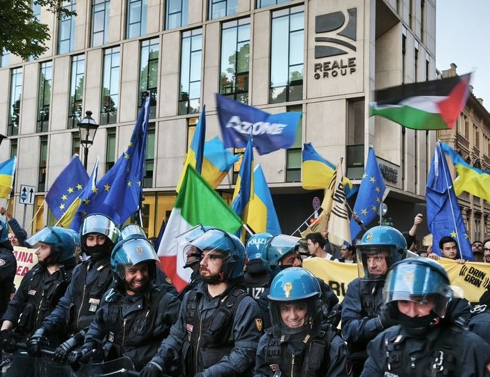 Momenti di tensione durante il corteo