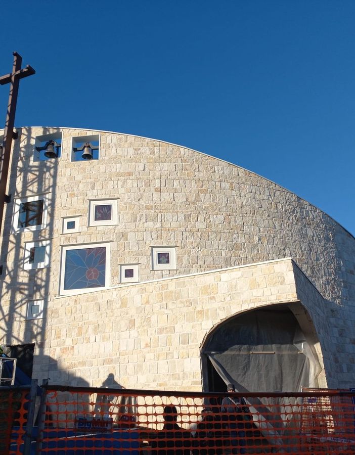 La nuova chiesa Mater Amabilis di La Loggia