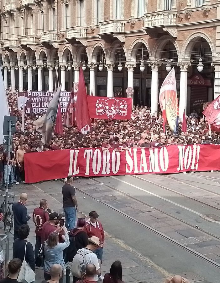 Nel giorno degli Invincibili in 15mila gridano: &quot;Cairo vattene, il Toro siamo noi&quot;