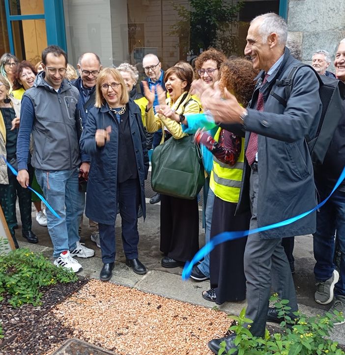 Via Calandra, inaugurata la nuova aiuola dedicata all’ambiente e alla cultura