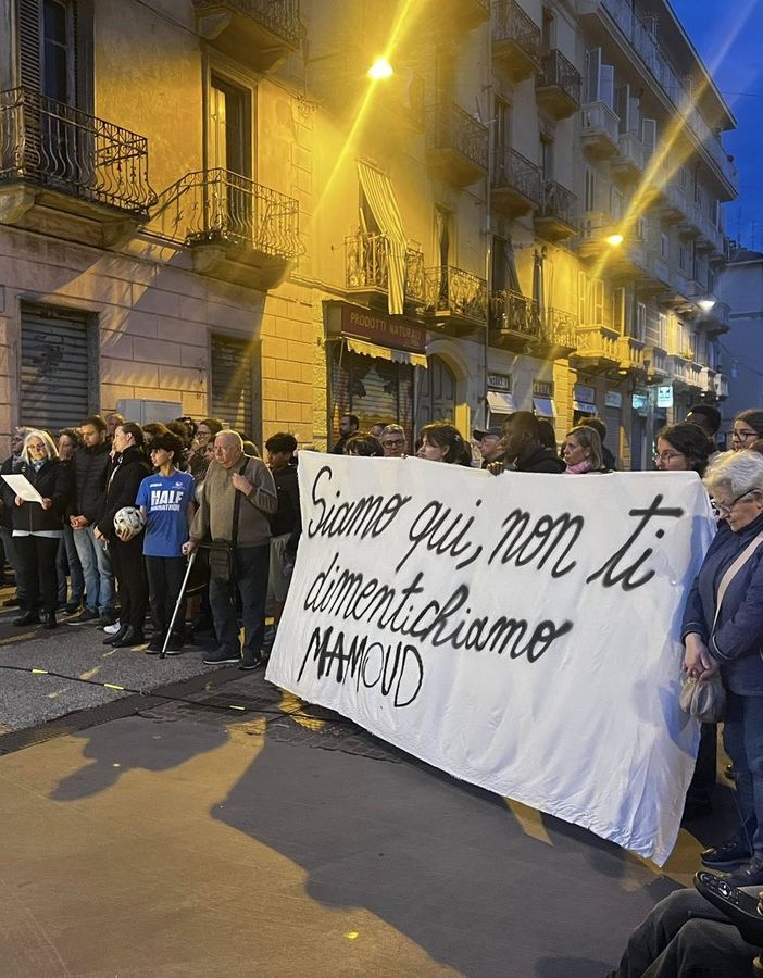 Barriera di Milano si ferma per Mamoud, veglia di preghiera contro la violenza