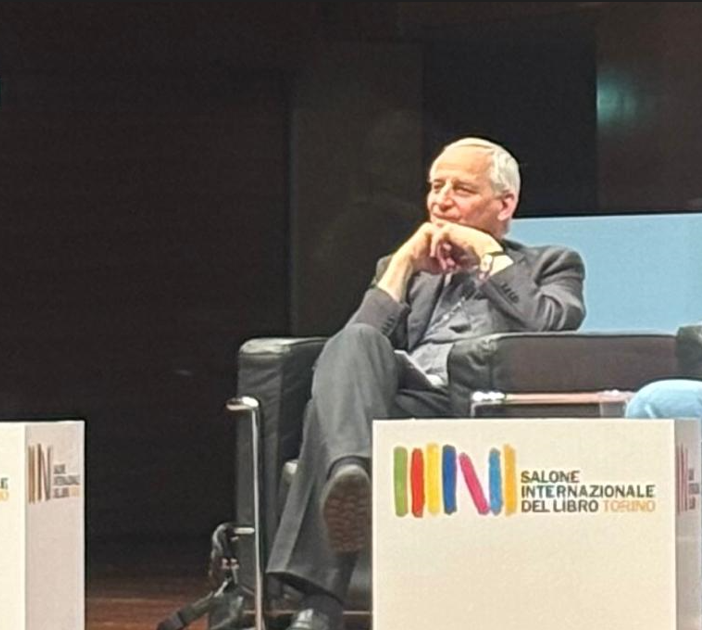 Il cardinal Zuppi ospite al Salone del Libro 2025