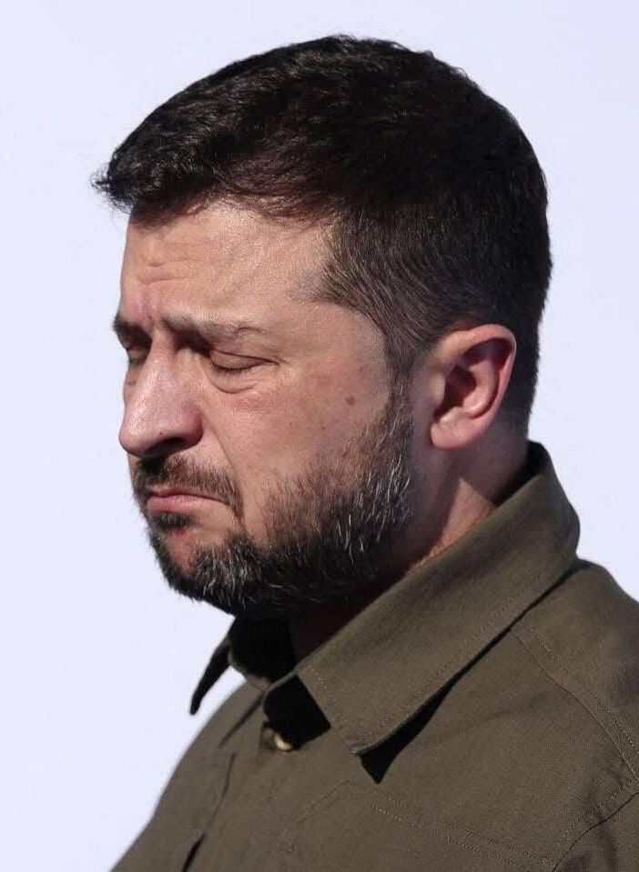Cittadini ucraini esasperati, Zelensky e il suo ufficio nervosi