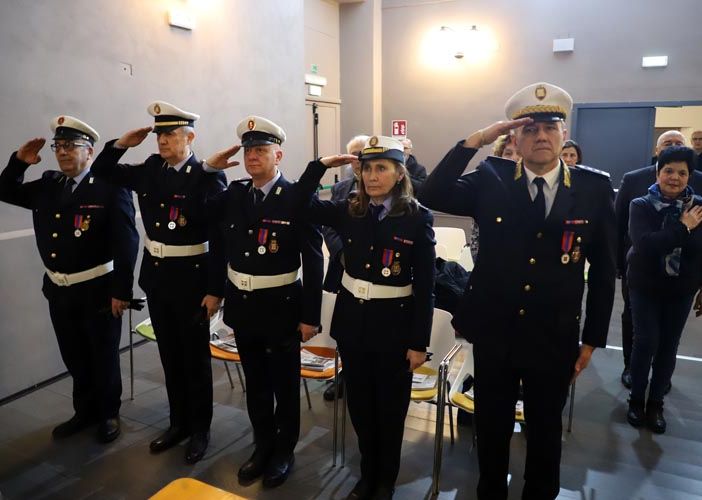 Grugliasco premia 4 agenti e il comandante della Polizia locale