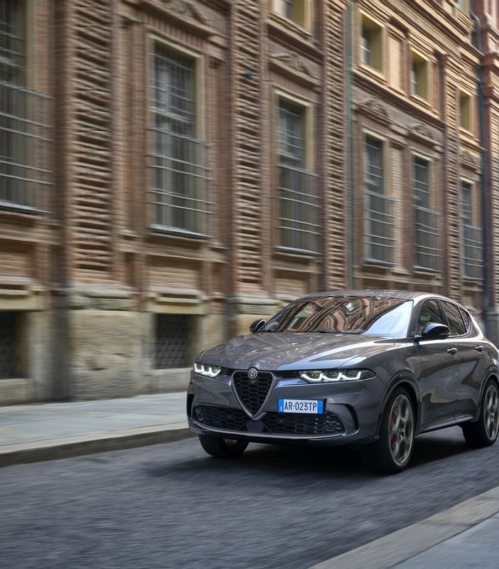 Scegli da Autoingros Alfa Romeo Tonale ora anche Plug-In Hybrid Q4: la Sportività Efficiente di Alfa Romeo