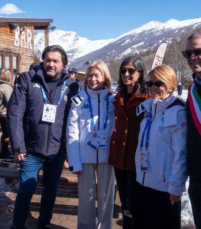 Special Olympics: primo giorno di dimostrazioni sulle nevi di Bardonecchia con Usha Vance