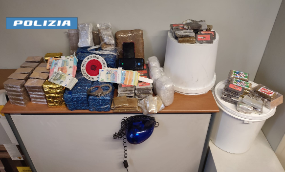 droga recuperata dalla polizia droga recuperata dalla polizia