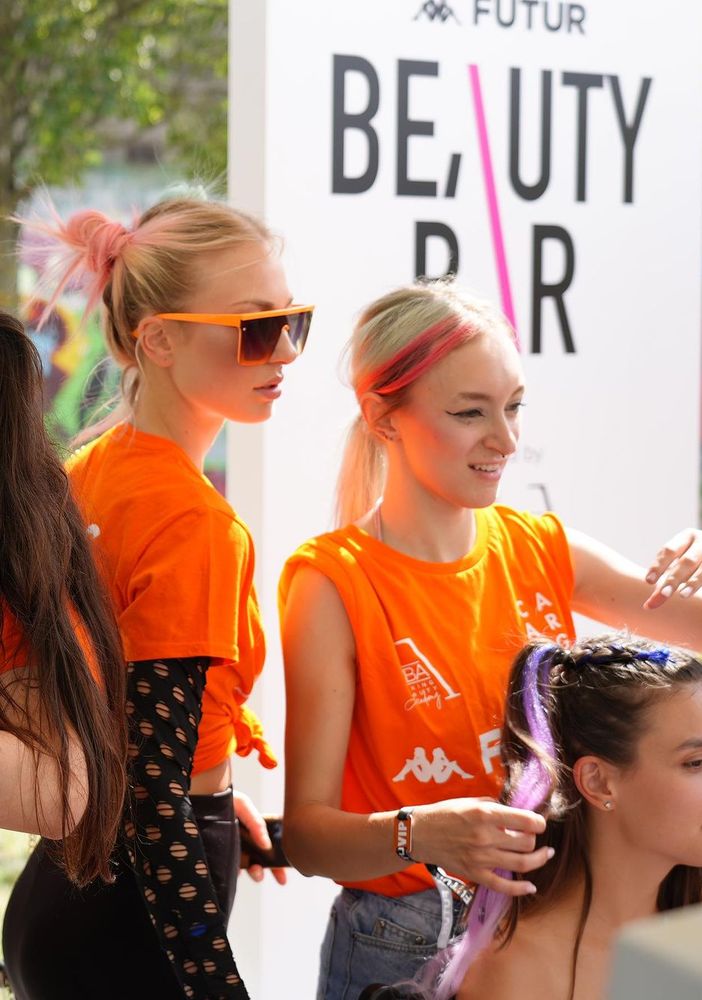 Torino, Kappa FuturFestival: con 40 giovani nel beauty bar della vip lounge nascono le tendenze make-up &amp; air della Generazione Z