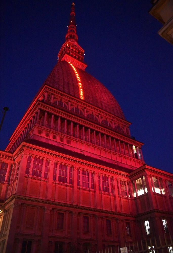 Ottobre in rosa, a Torino tante iniziative per il mese della prevenzione del tumore al seno