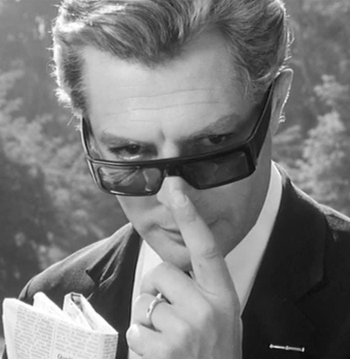 Questa sera, “8 e mezzo” di Fellini al Bunker Camp – Riviera di Milano in via Paganini
