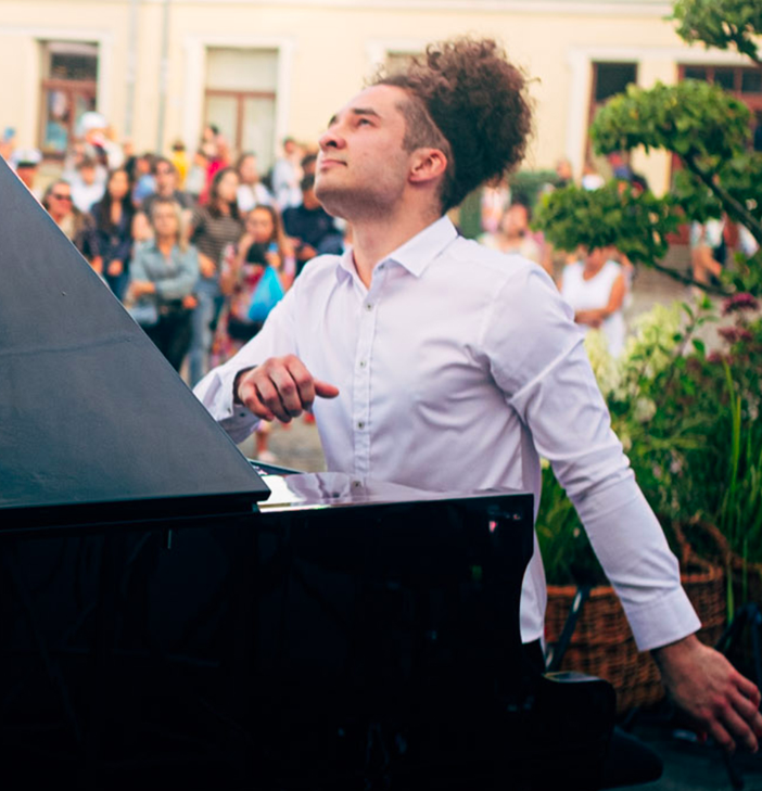 Artem Tereshchenko in concerto con &quot;Firework of transcriptions a Torino