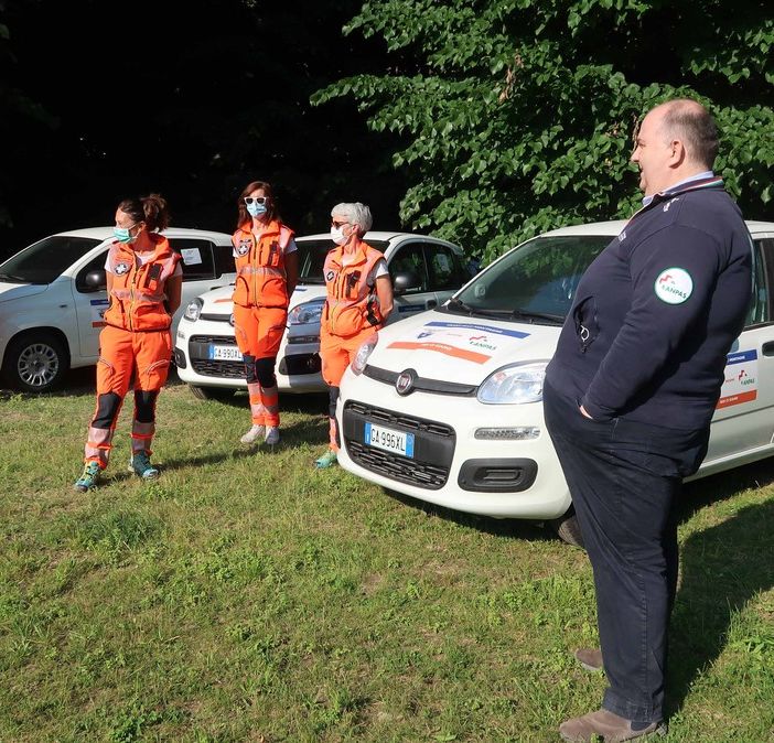 Il Club Alpino Italiano dona 5 auto all'Anpas del Piemonte e Valle D'Aosta: consegnate le vetture