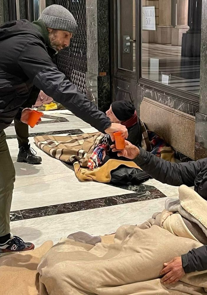 I volontari di Solid Odv si mobilitano per offrire calore a chi vive per strada