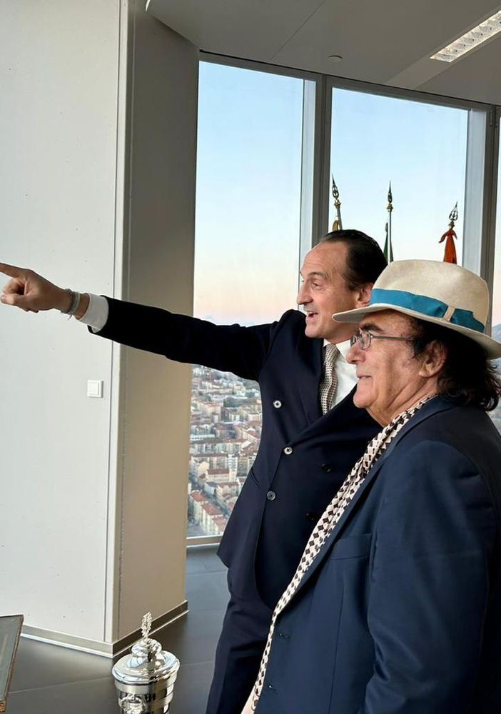 Al Bano visita il grattacielo della Regione Piemonte: &quot;Torino città che non finisce di meravigliare&quot;