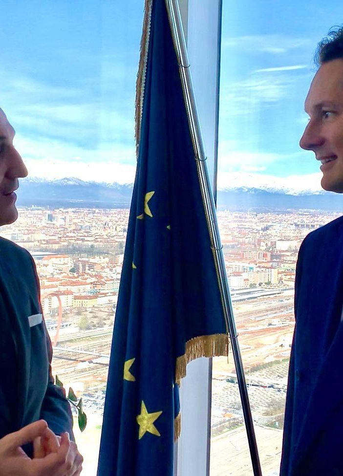 Il governatore Alberto Cirio e il presidente di Stellantis John Elkann