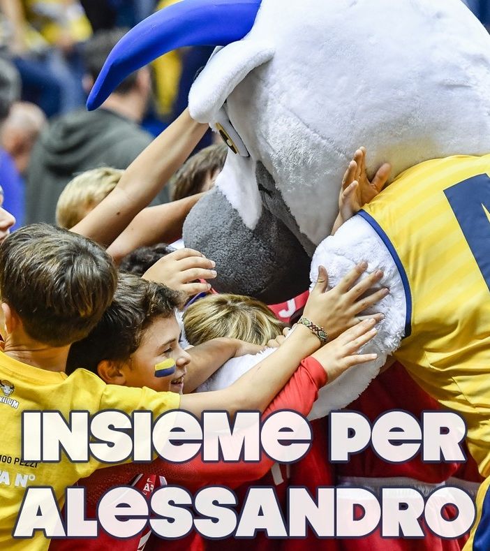 Anche la Fiat Torino affettuosamente in campo per Alessandro