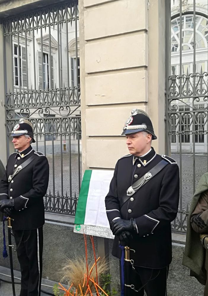 La &quot;Veja&quot; torna in via Lagrange 7: una targa per ricordare i 100 anni dell'Associazione Nazionale Alpini nella sua prima sede torinese [FOTO E VIDEO]
