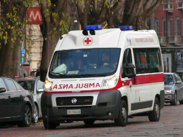 Chivasso, scontro moto-auto: muore uno scooterista