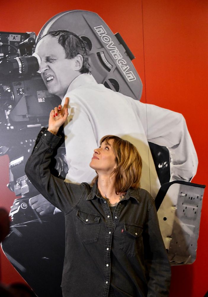 Asia Argento al Museo del Cinema: la visita alla  mostra dedicata al padre