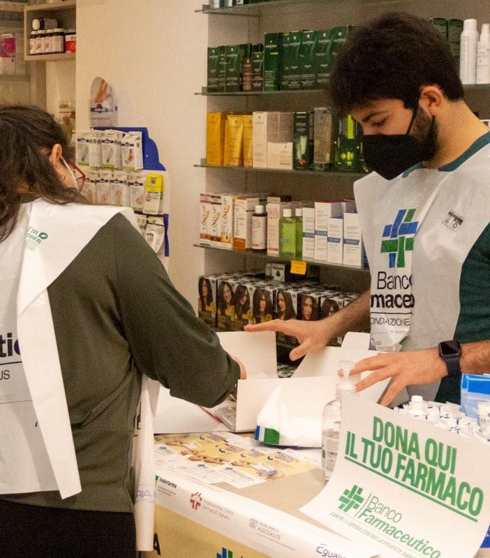 Finita la tachipirina nei magazzini di chi aiuta le famiglie povere. Banco Farmaceutico Torino: &quot;Donate&quot;