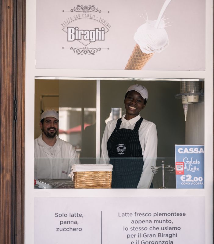 Biraghi anticipa la primavera: torna in Piazza San Carlo il Gelato di Latte