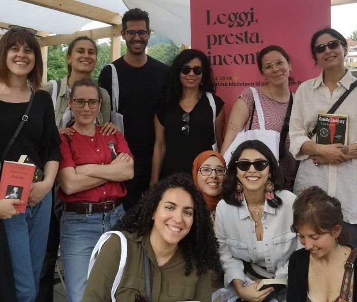 Passeggiata itinerante nei luoghi di aggregazone di Barriera di Milano con Book2Book
