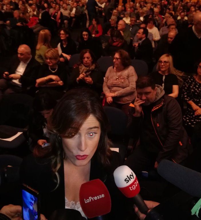 Maria Elena Boschi a Torino: &quot;Una serata per dire a Matteo Renzi che siamo con lui&quot; (VIDEO)
