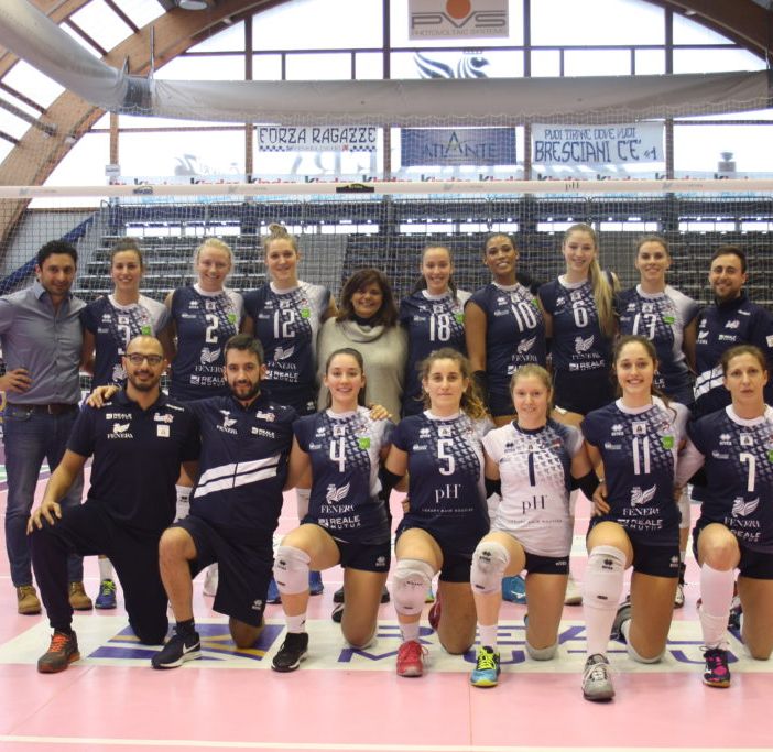 Il CT della Nazionale Femminile Davide Mazzanti in visita a Chieri