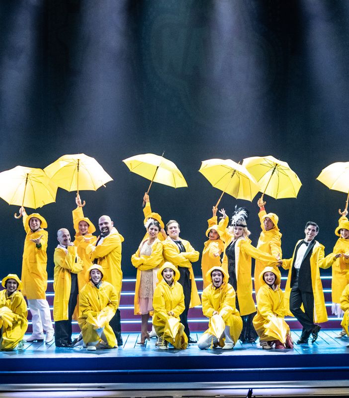 Piove sul palco dell'Alfieri: buona la &quot;prima&quot;, ieri, per &quot;Cantando sotto la pioggia&quot;